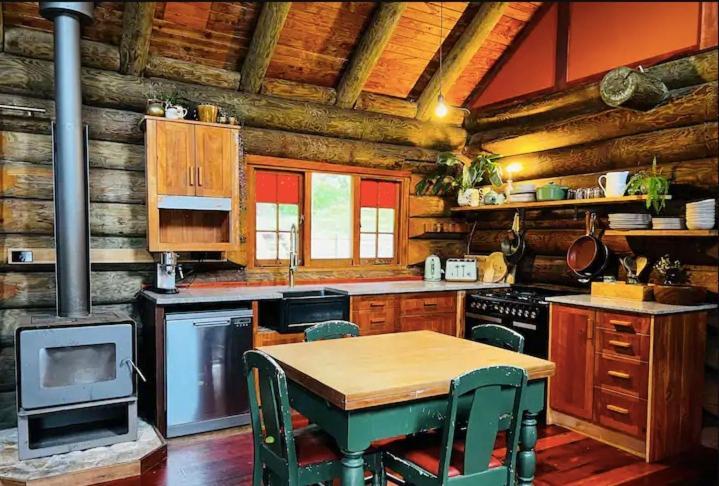 Coromandel Secluded Log Cabin Retreat Hikuai Εξωτερικό φωτογραφία
